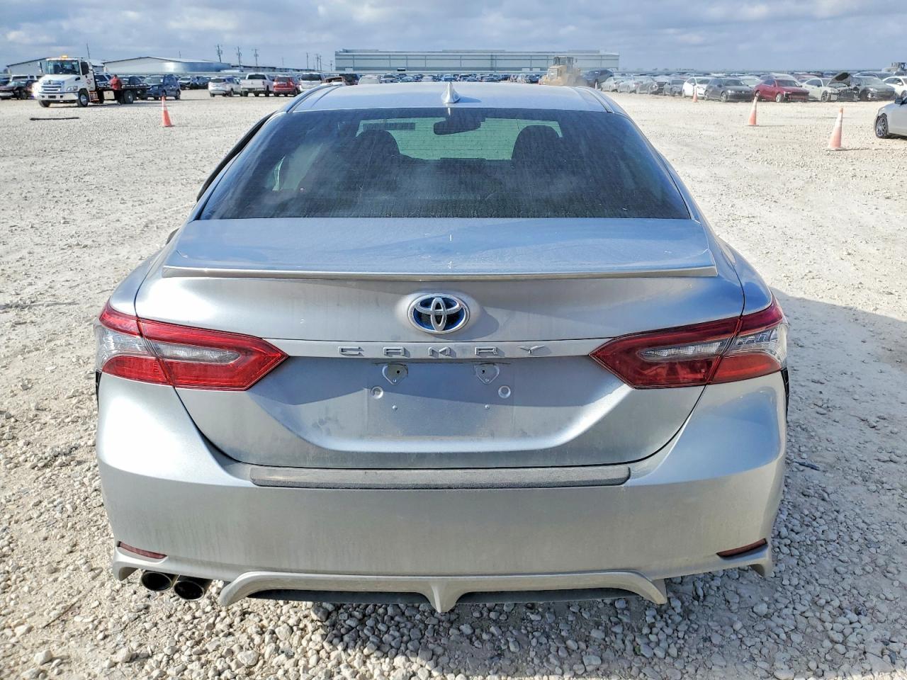 2022 Toyota Camry Xse - Фото 6