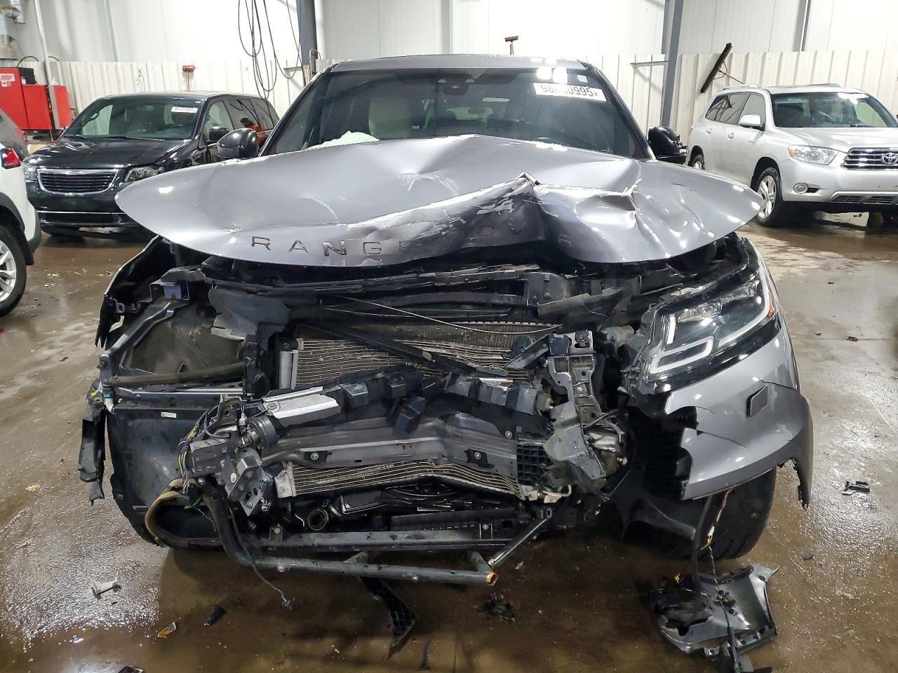 2020 Land Rover Range Rover Velar R-Dynamic S - Image 5