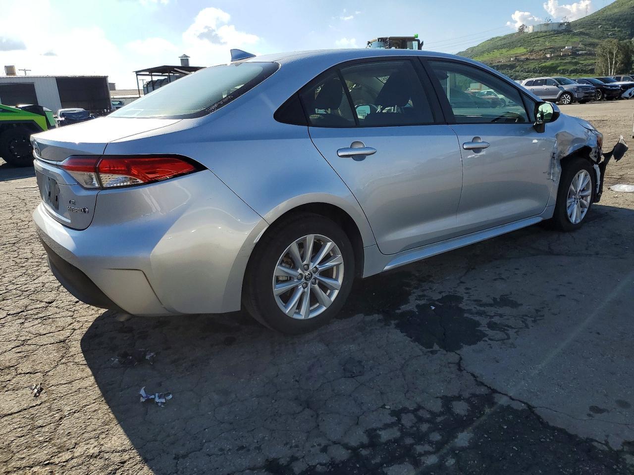 2024 Toyota Corolla Le - Фото 3