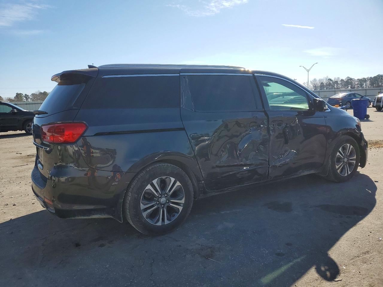 2020 Kia Sedona Ex - Image 3