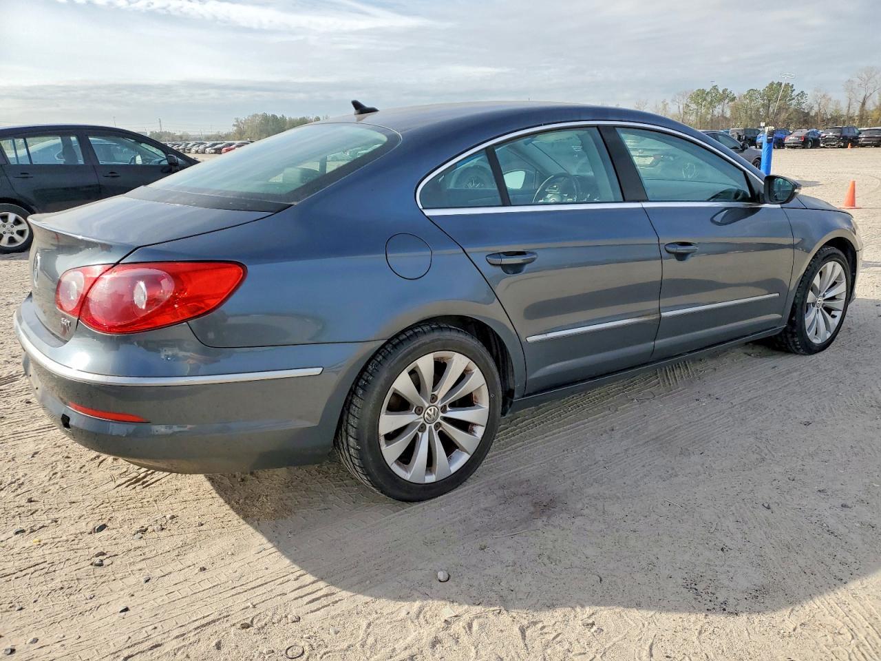 2010 Volkswagen Cc Sport - Image 3