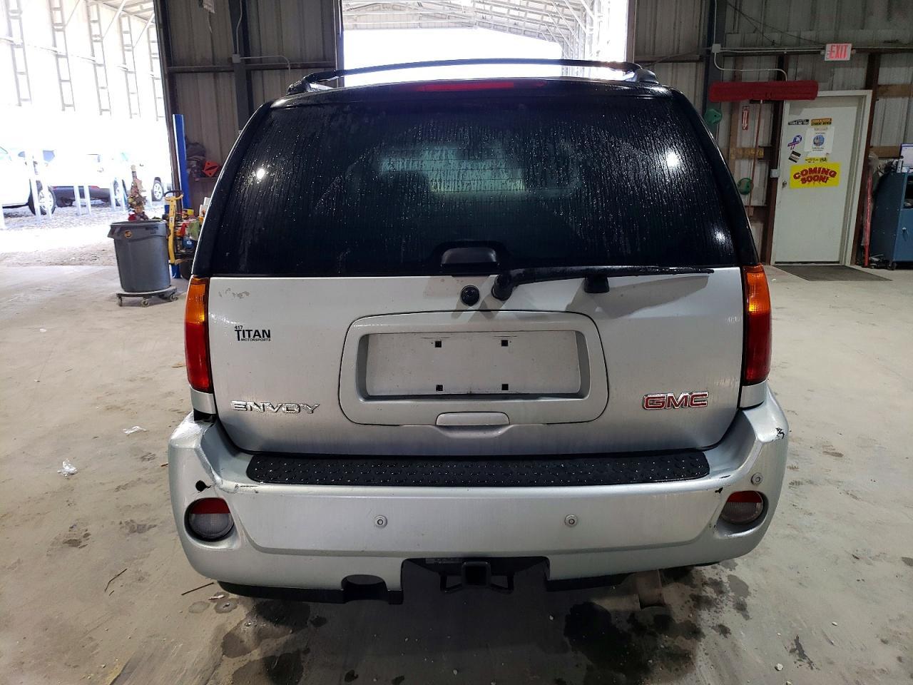 2008 GMC Envoy Denali - Image 6