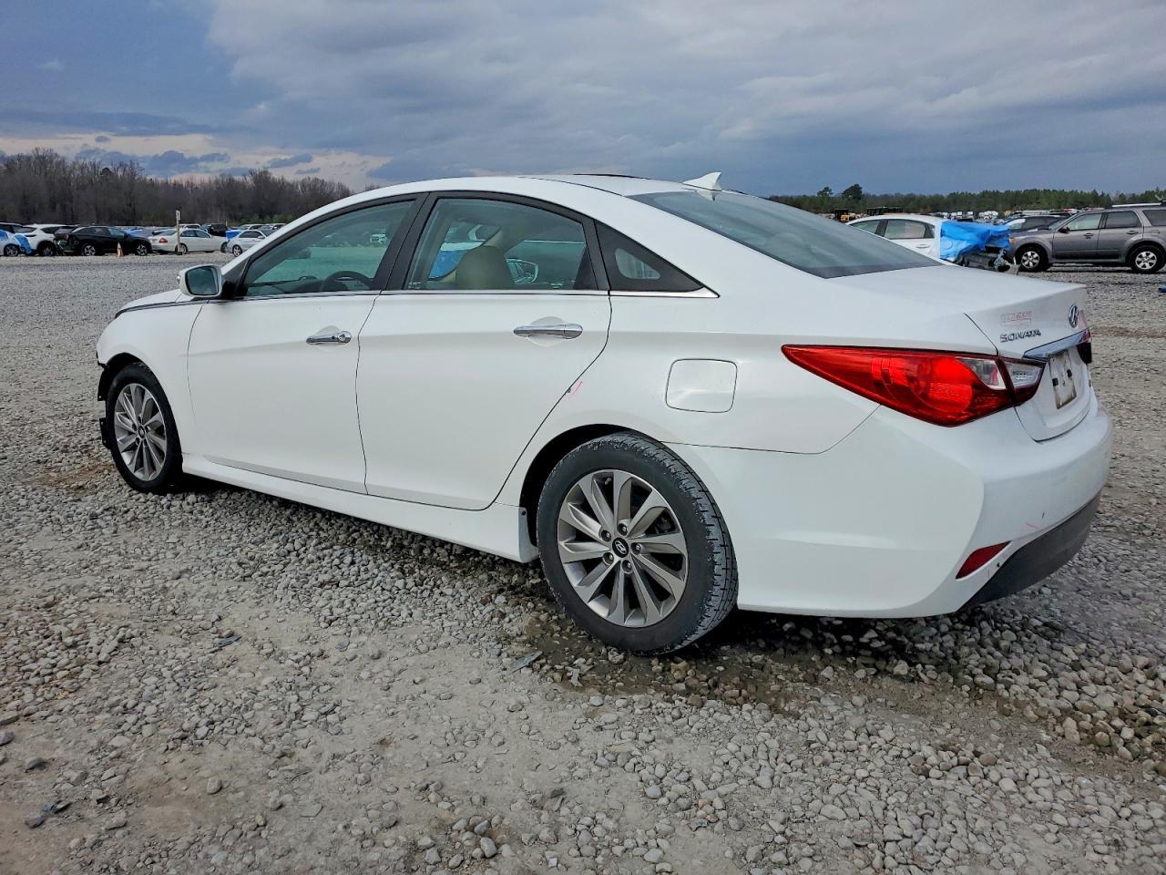 2014 Hyundai Sonata Se - Image 2