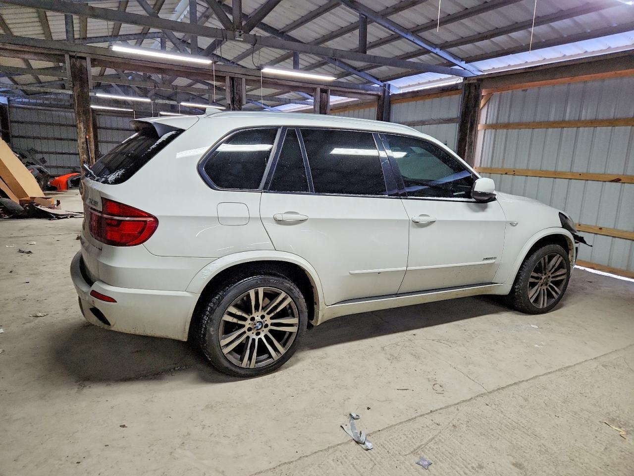 2011 BMW X5 xDrive50I - Фото 3