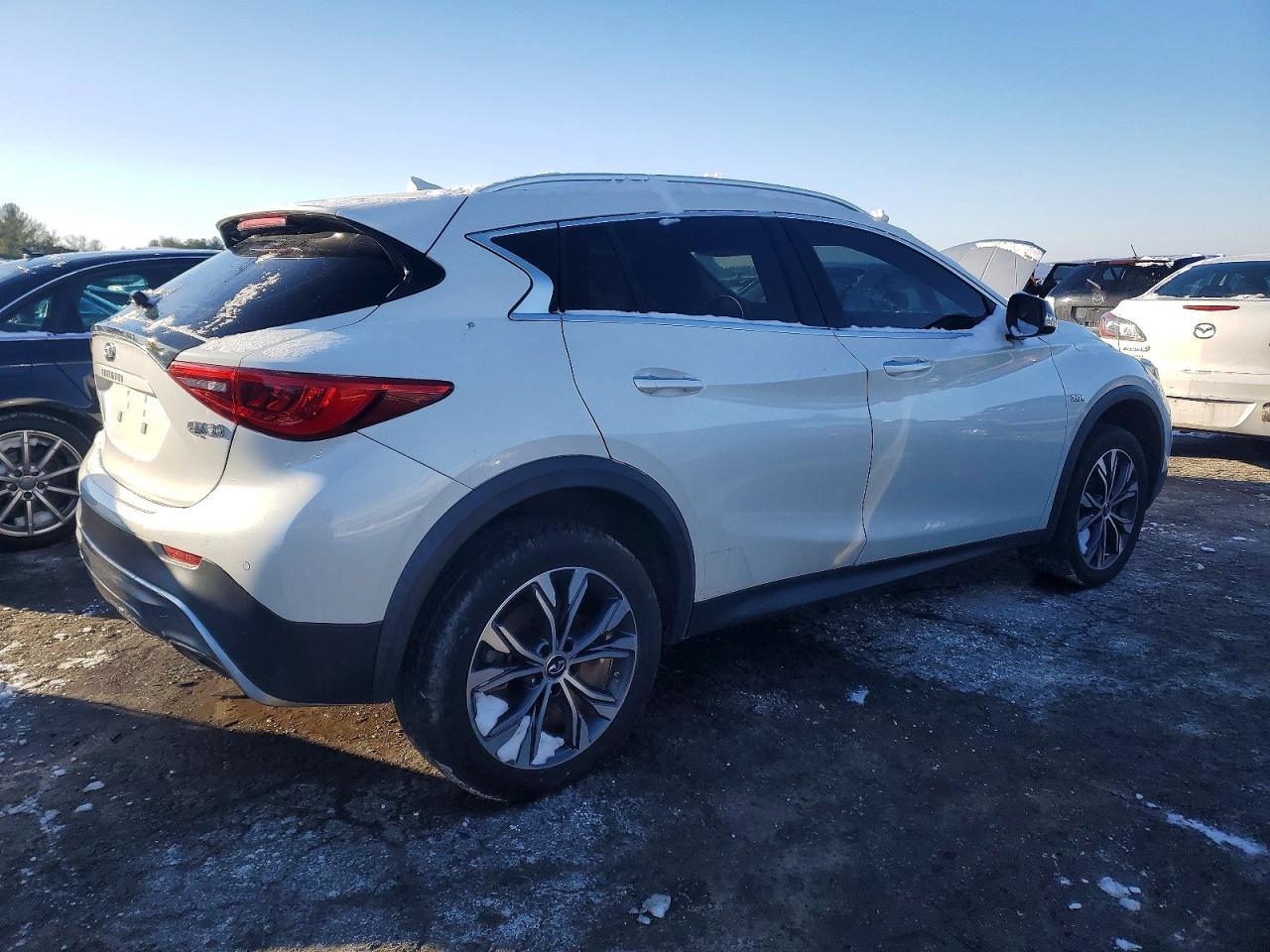 2017 Infiniti Qx30 Base - Фото 3
