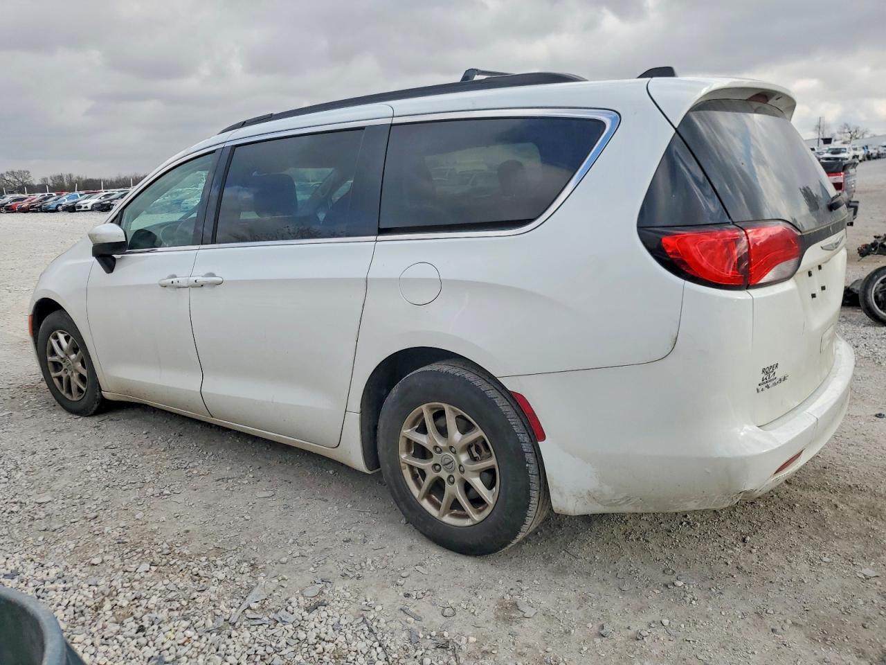 2021 Chrysler Voyager Lxi - Фото 2