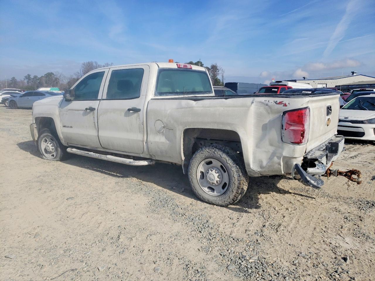 2017 Chevrolet Silverado K2500 Heavy Duty - Фото 2
