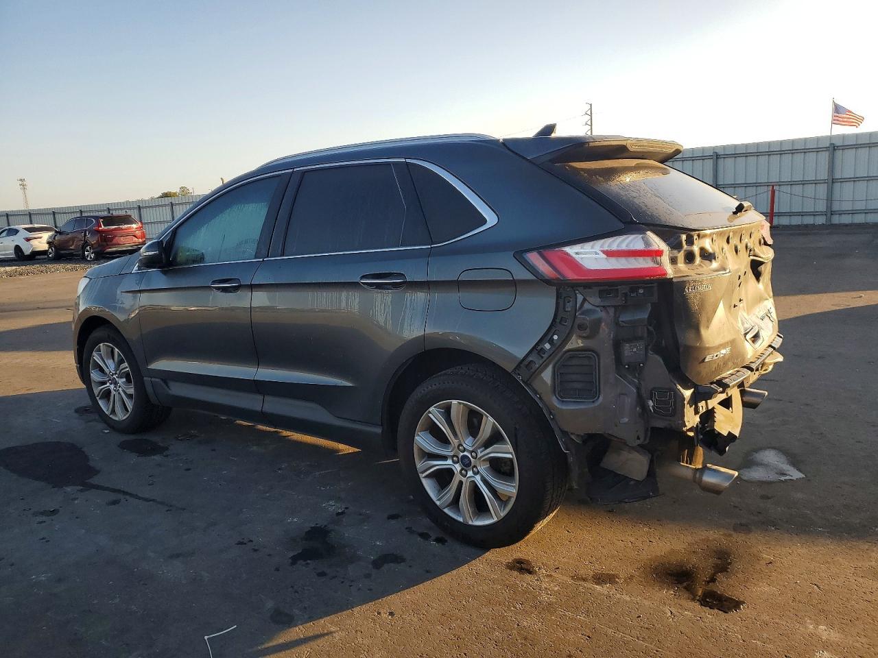 2020 Ford Edge Titanium - Фото 2