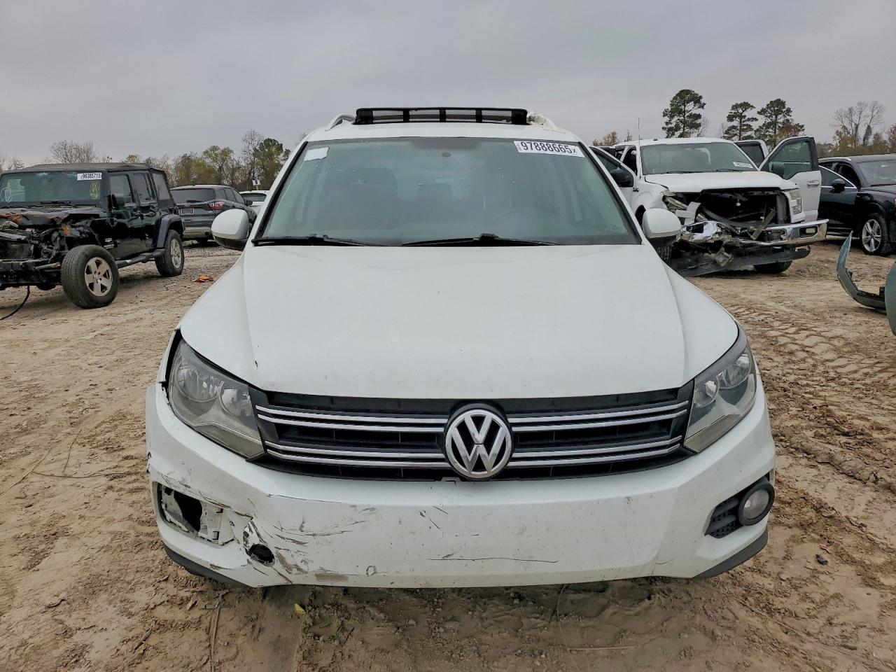 2014 Volkswagen Tiguan S - Image 5