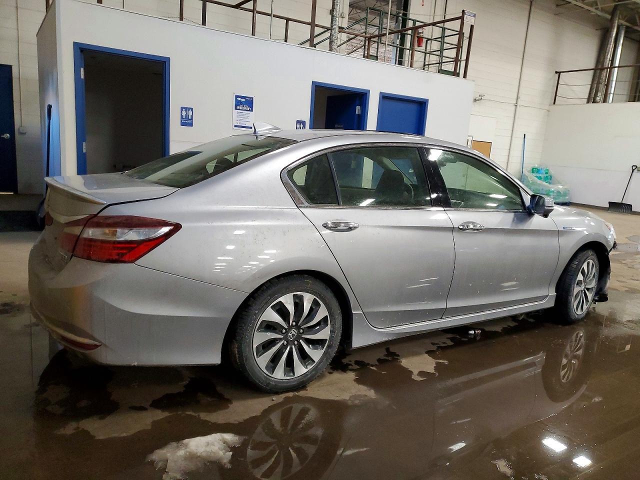 2017 Honda Accord Touring Hybrid - Фото 3