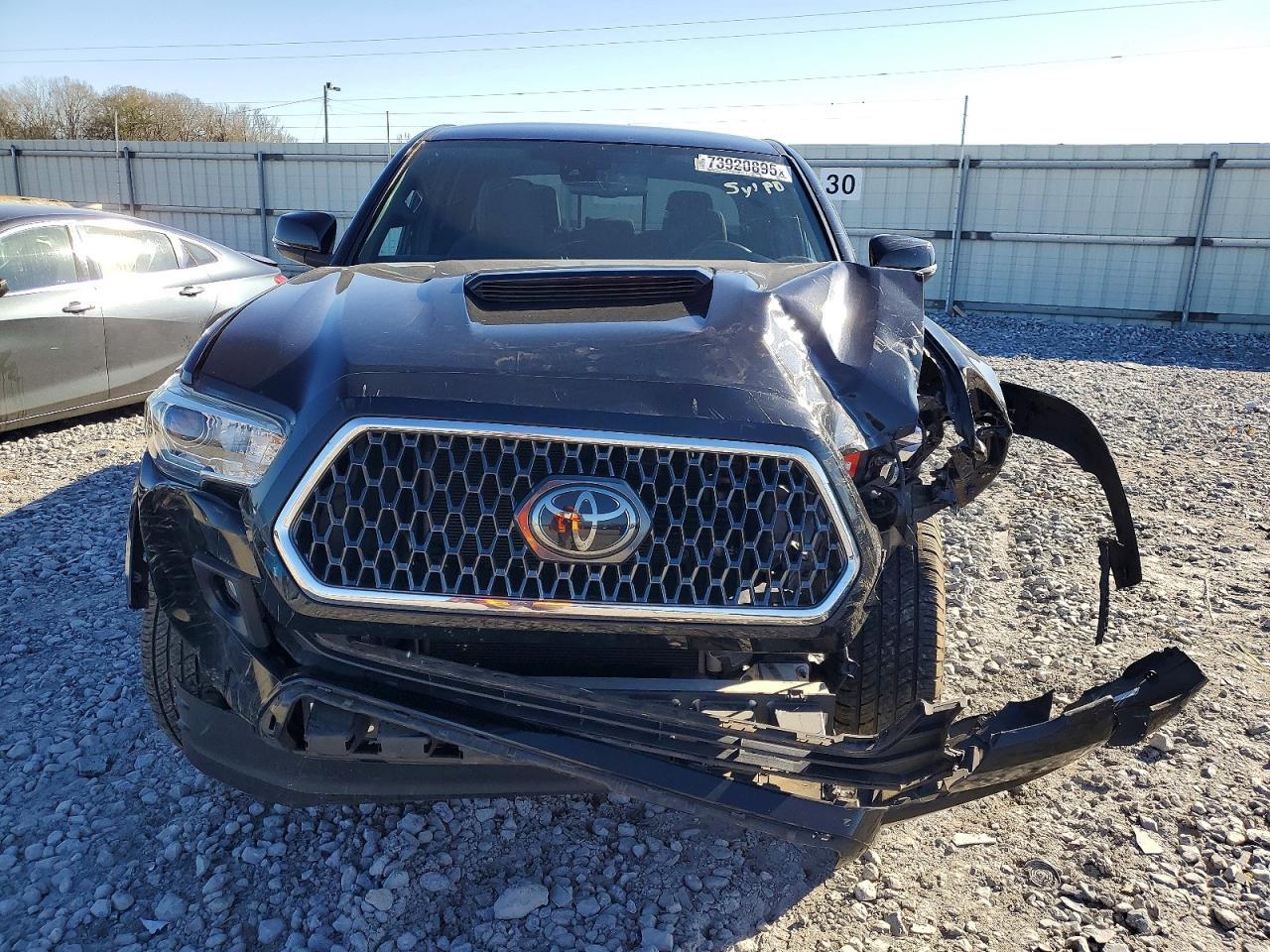 2018 Toyota Tacoma Double Cab - Фото 5