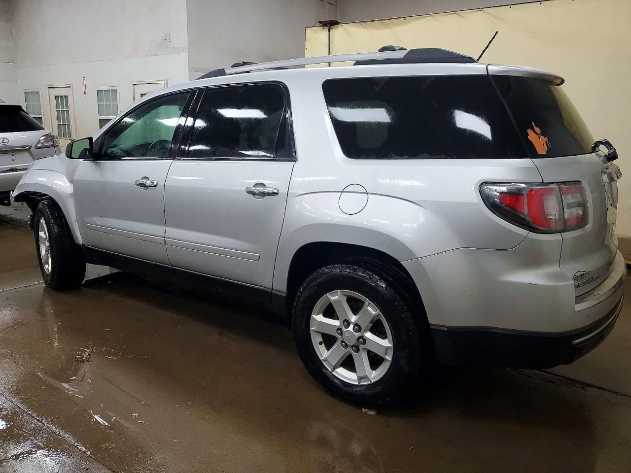 2014 GMC Acadia Sle - Image 2