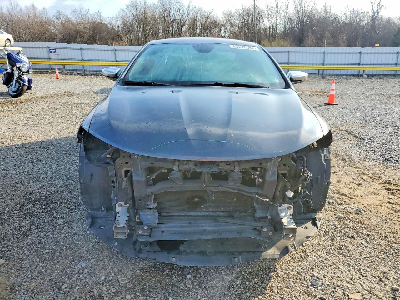 2015 Chrysler 200 Limited - Фото 5