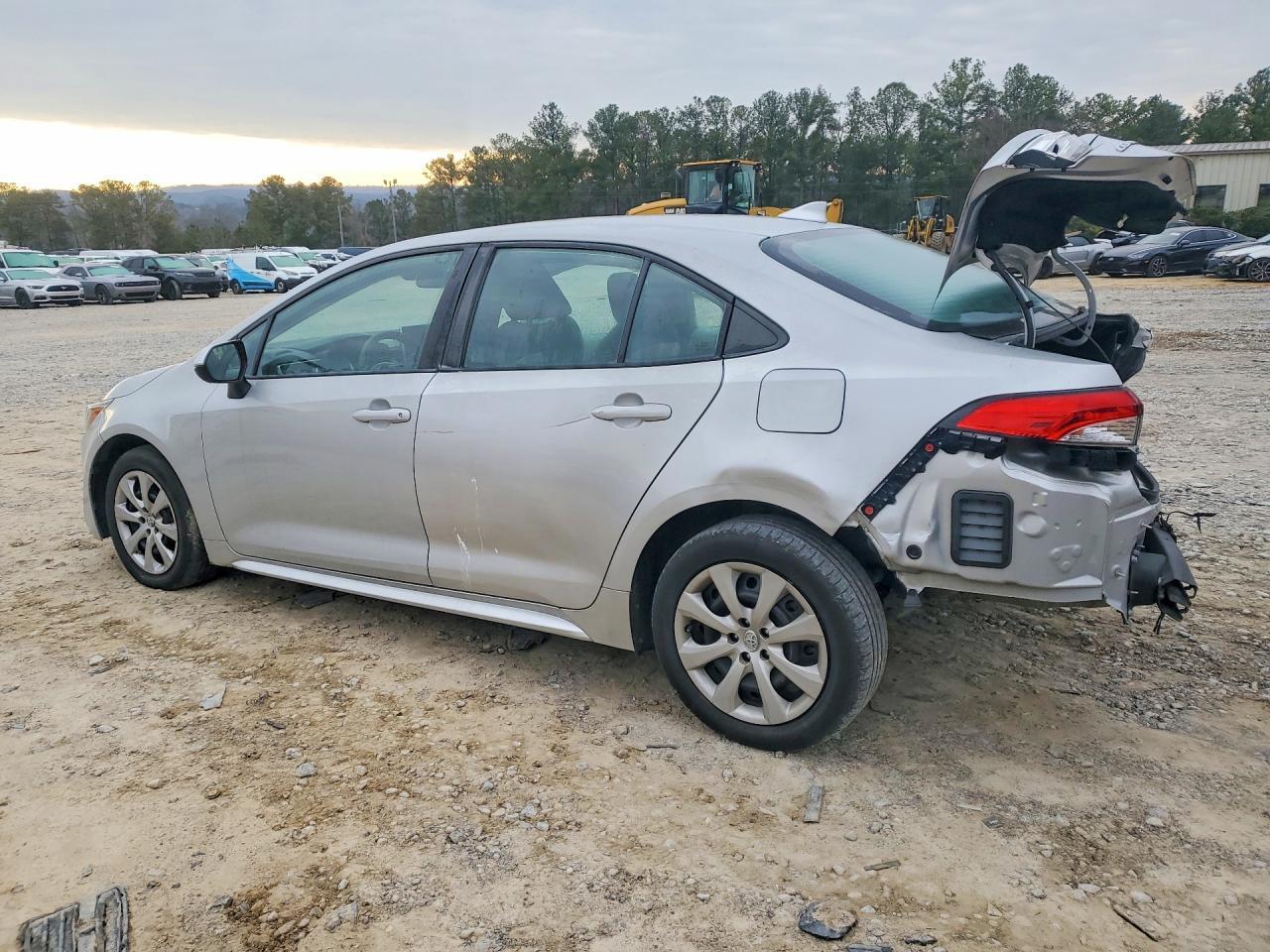 2021 Toyota Corolla Le - Фото 2