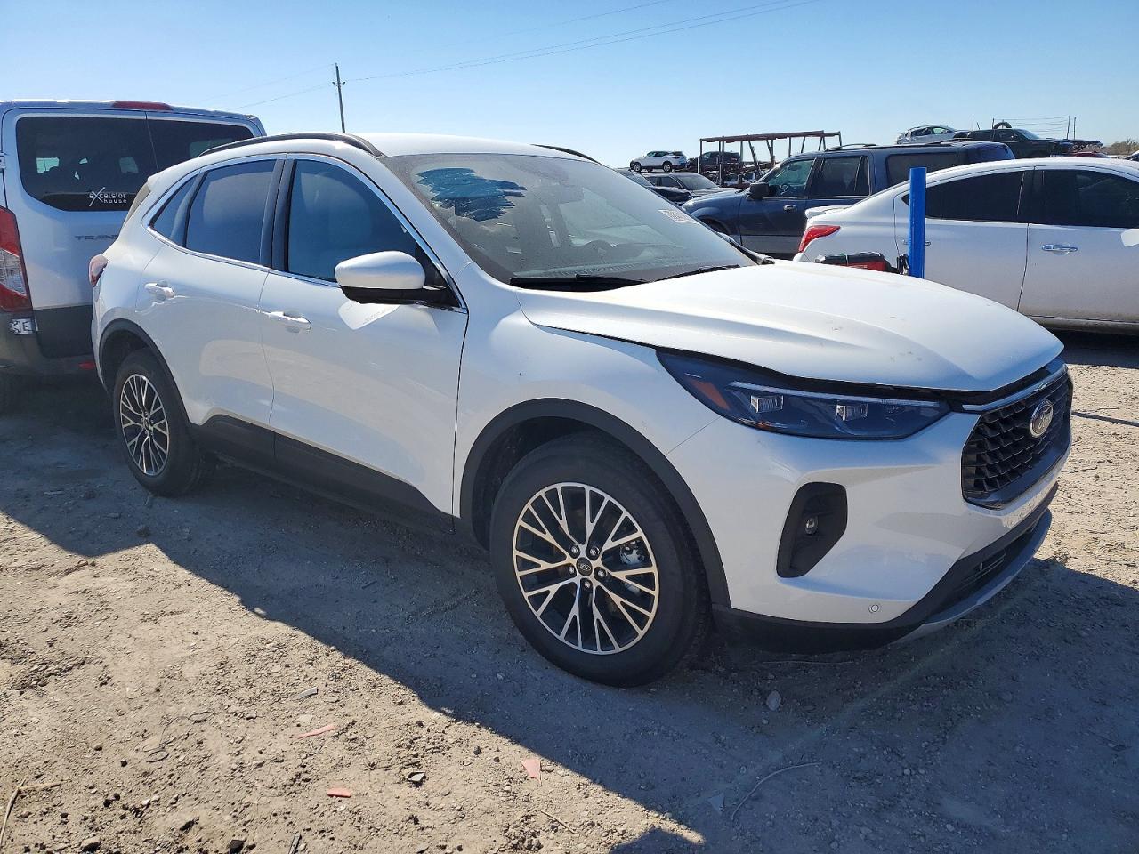 2025 Ford Escape - Image 4