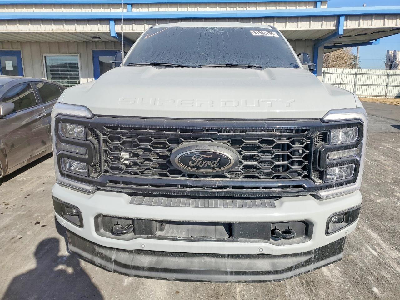 2025 Ford F250 Super Duty - Фото 5