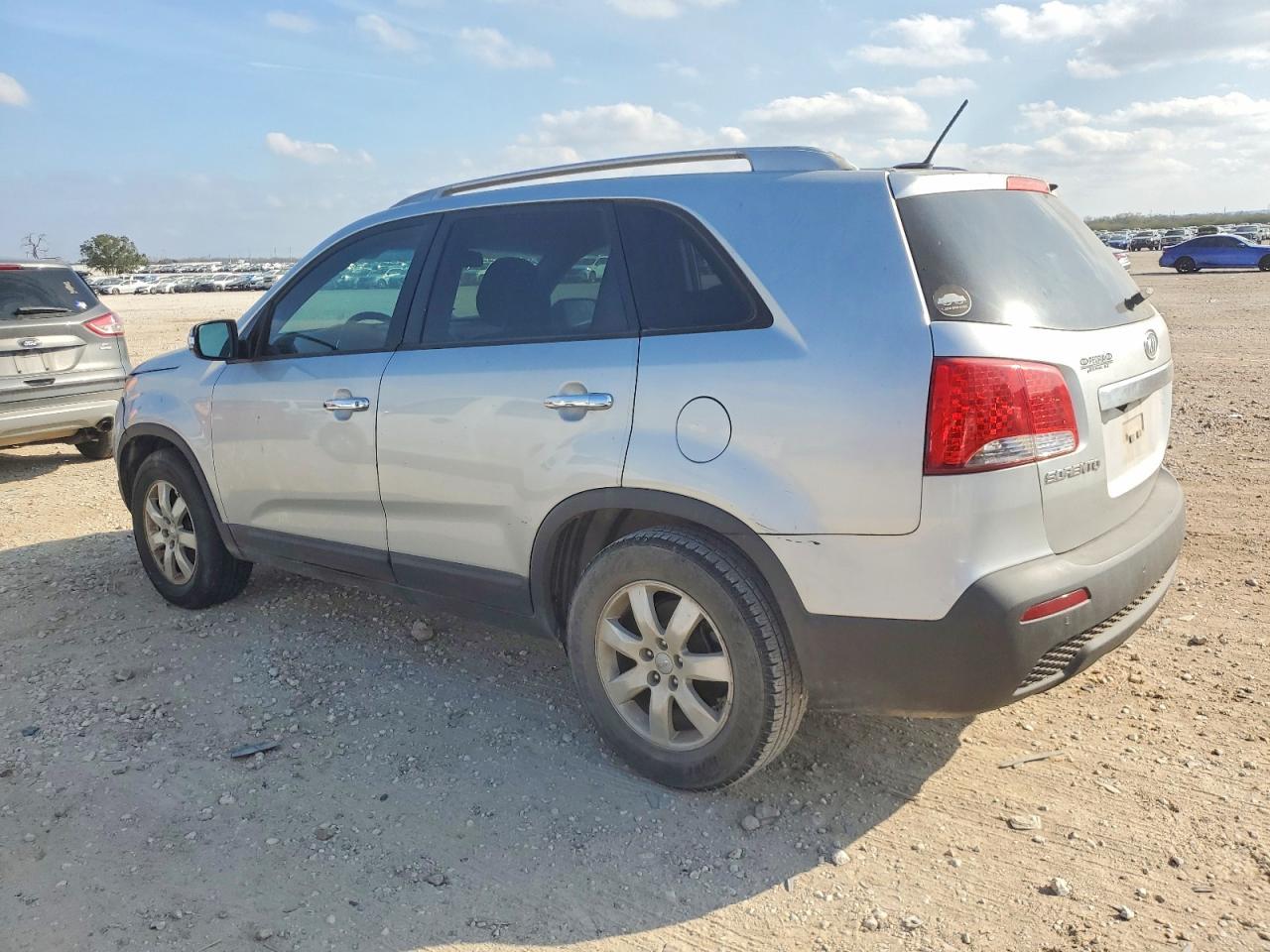 2013 Kia Sorento Lx - Фото 2
