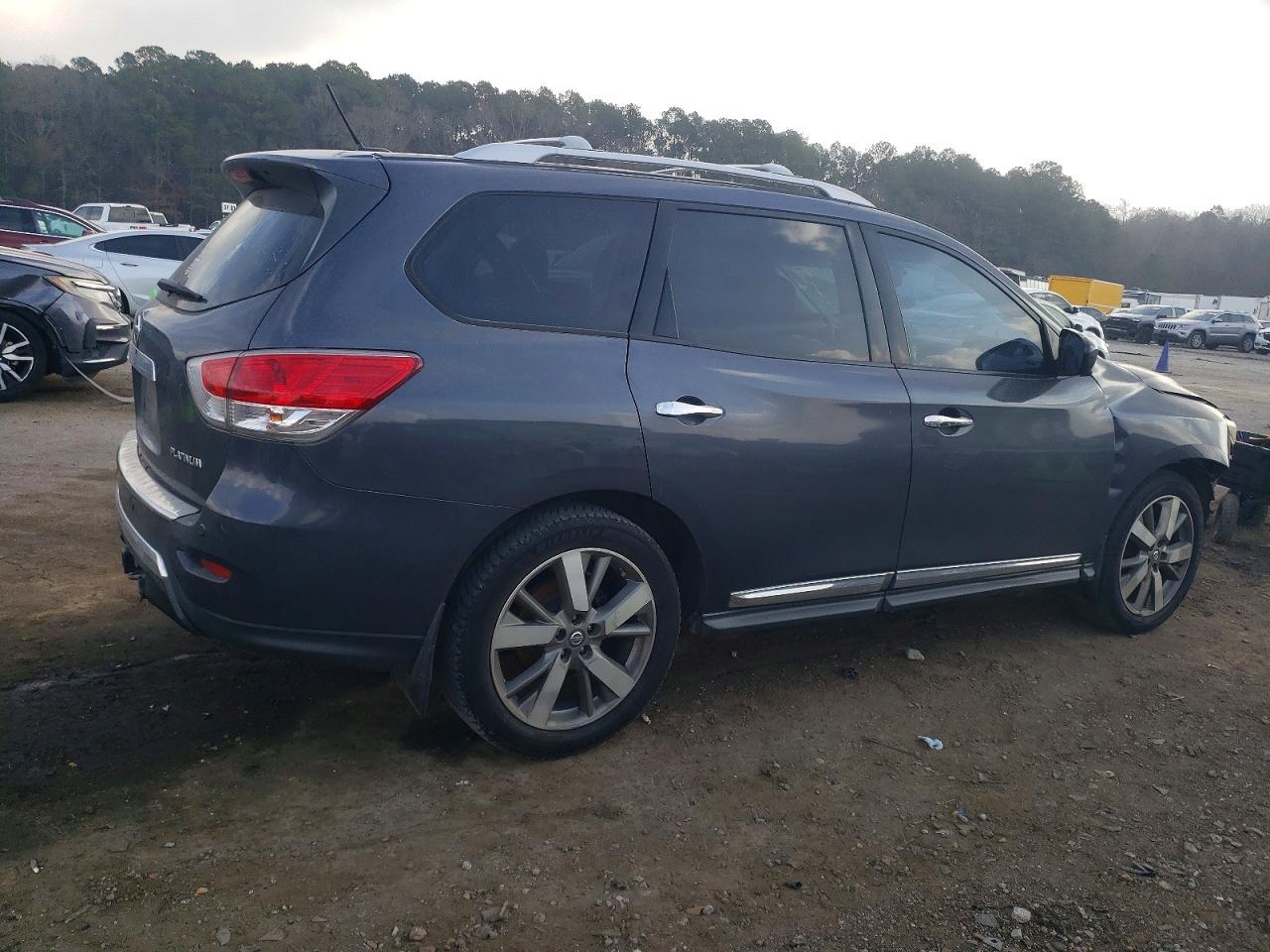 2013 Nissan Pathfinder S - Фото 3