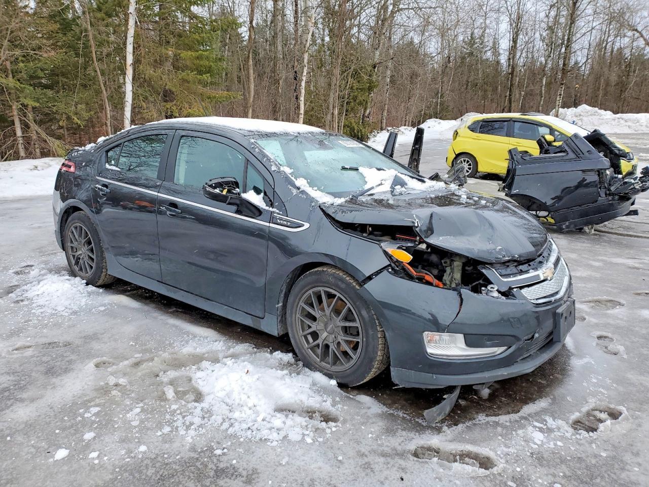 2015 Chevrolet Volt - Image 4