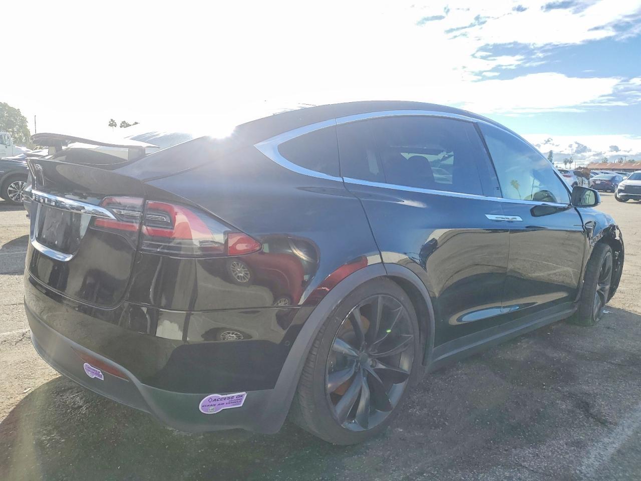2018 Tesla Model X - Фото 3