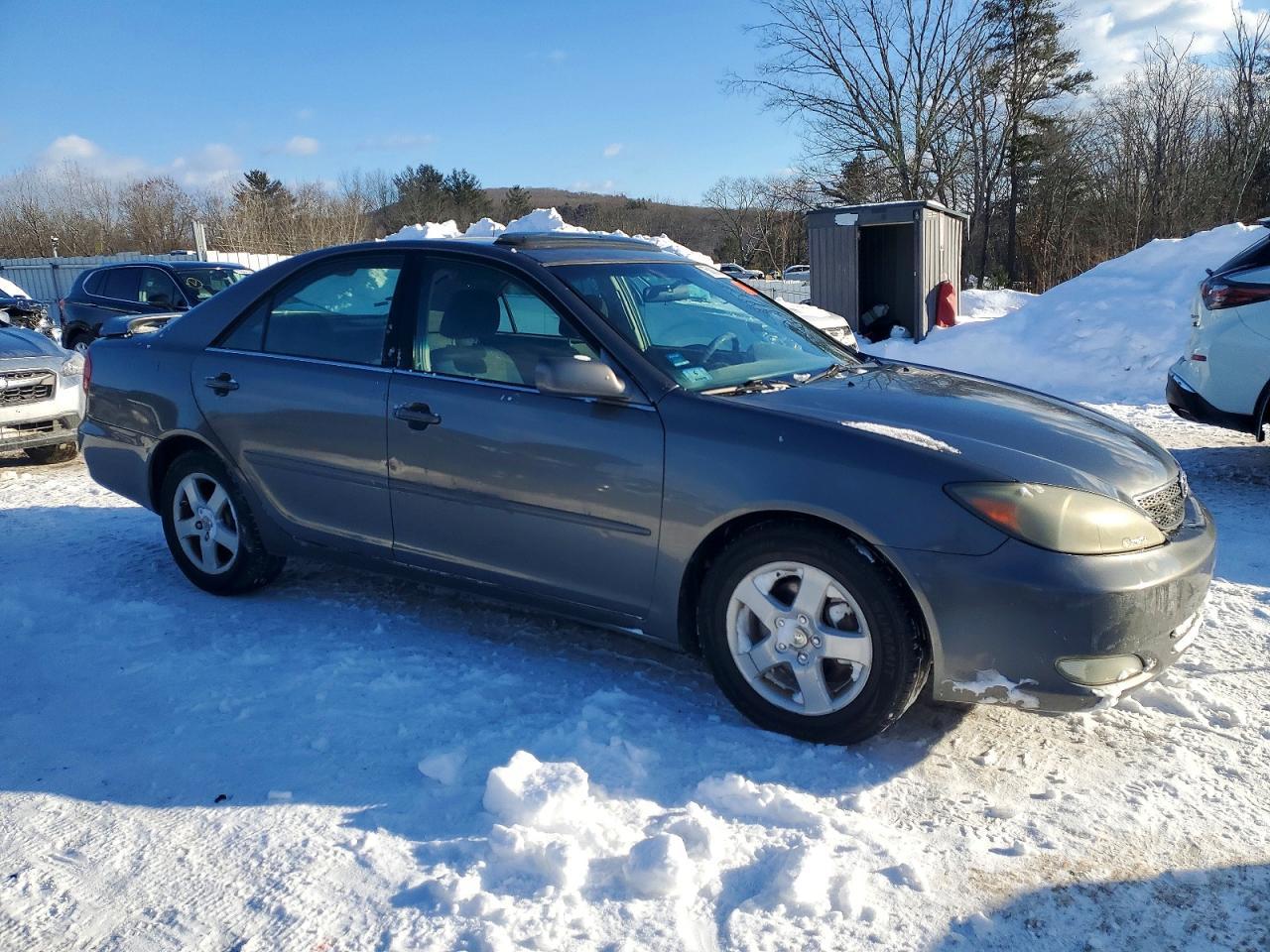 2004 Toyota Camry Le - Image 4