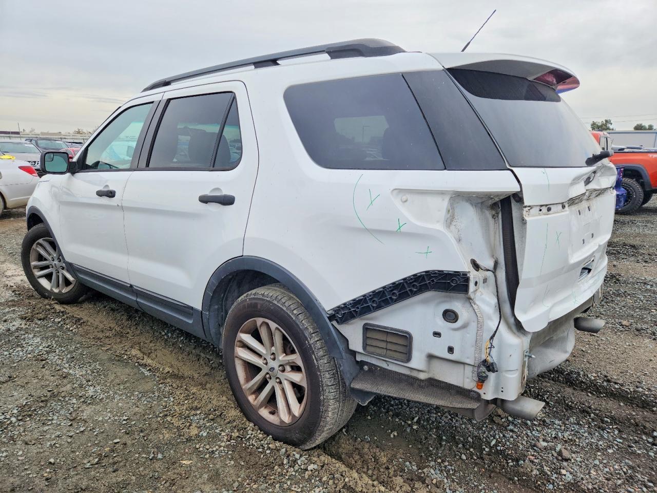 2015 Ford Explorer - Image 2