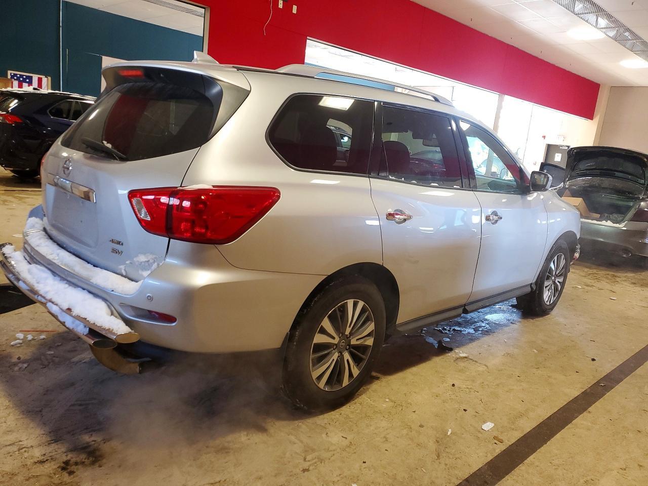 2019 Nissan Pathfinder S - Image 3