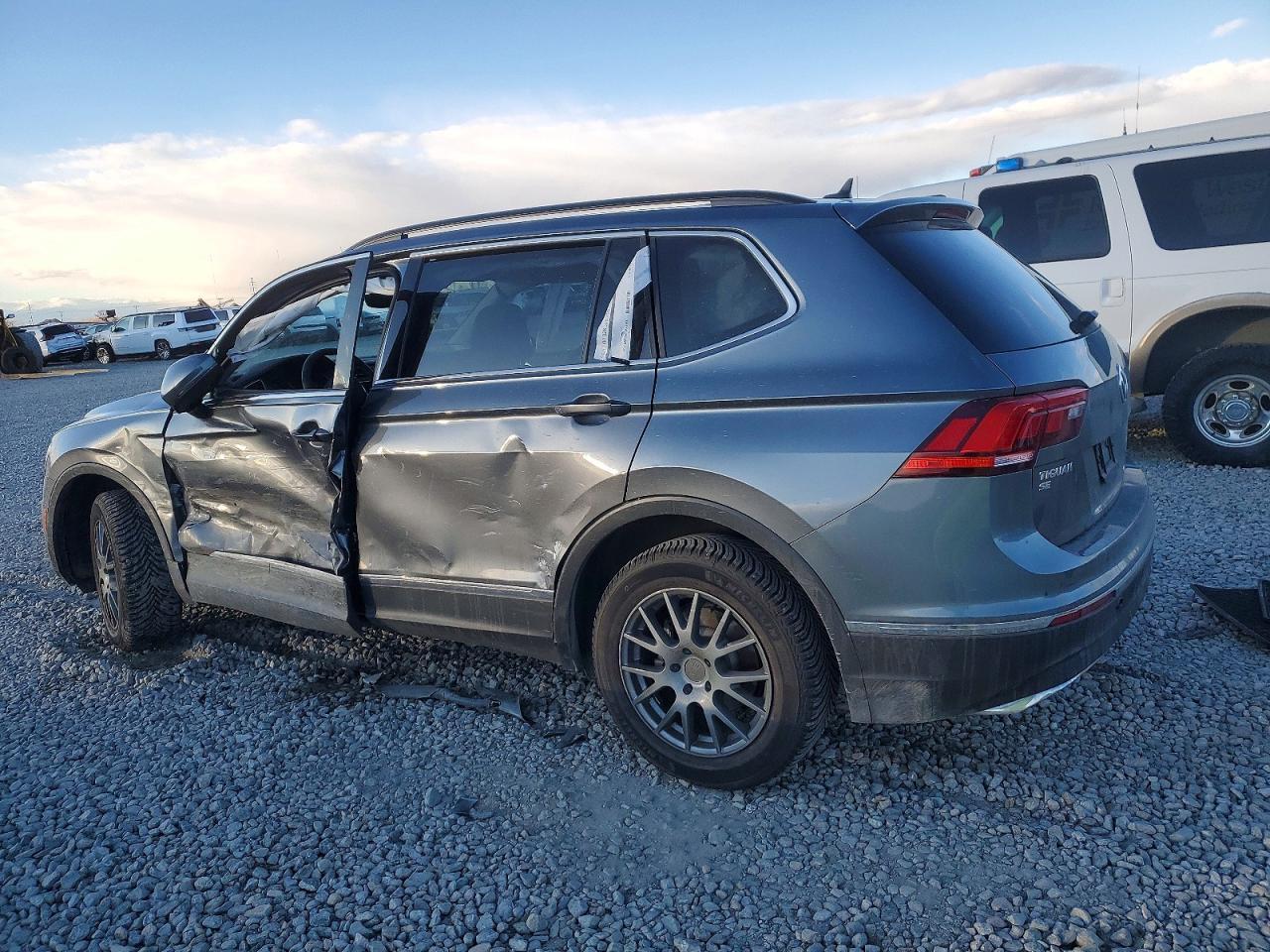 2021 Volkswagen Tiguan Se - Image 2