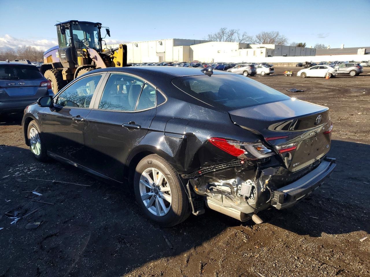 2025 Toyota Camry Le - Фото 2