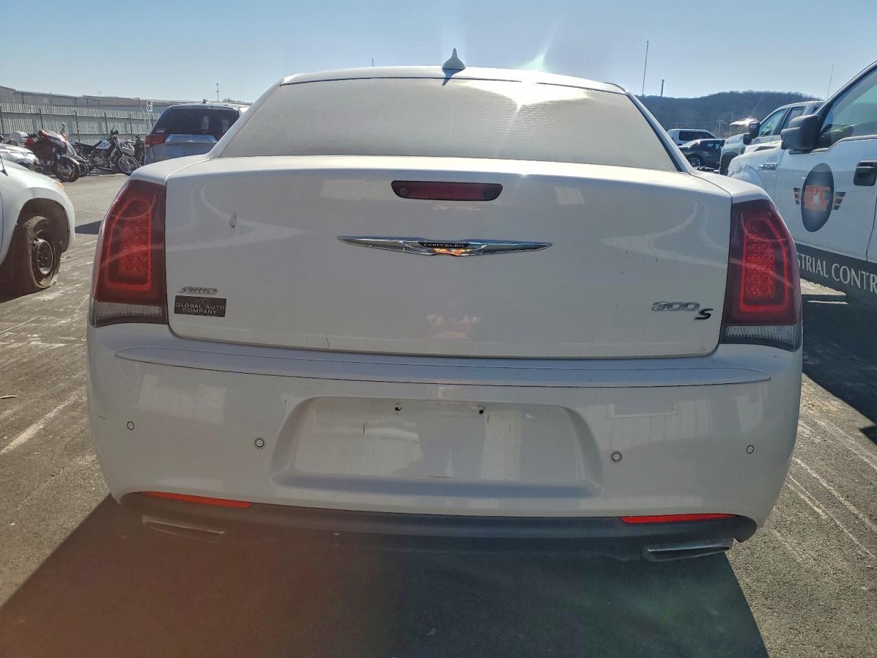 2018 Chrysler 300 S - Фото 6