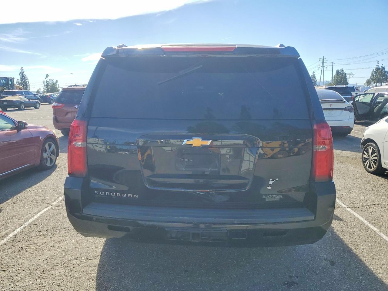 2019 Chevrolet Suburban C1500 Ls - Фото 6