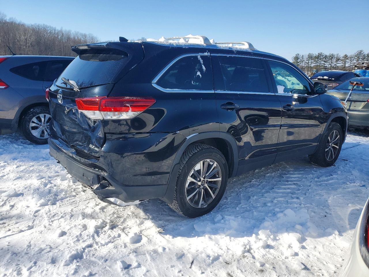 2019 Toyota Highlander Se - Фото 3