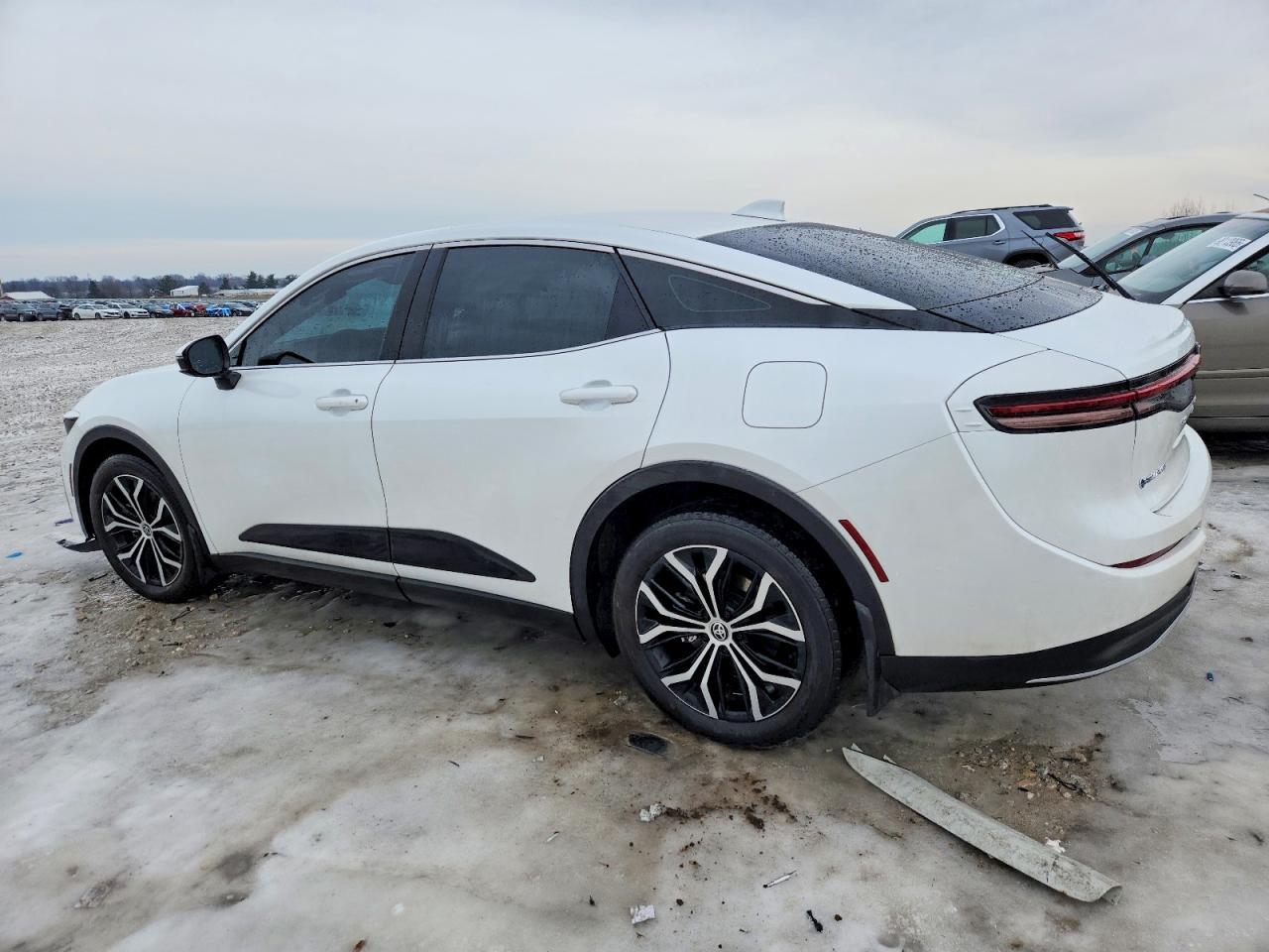 2024 Toyota Crown Xle - Image 2