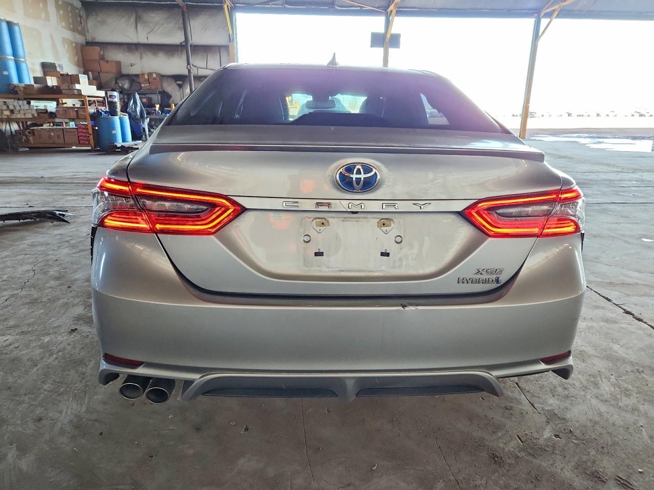 2022 Toyota Camry Hybrid Xse - Фото 6