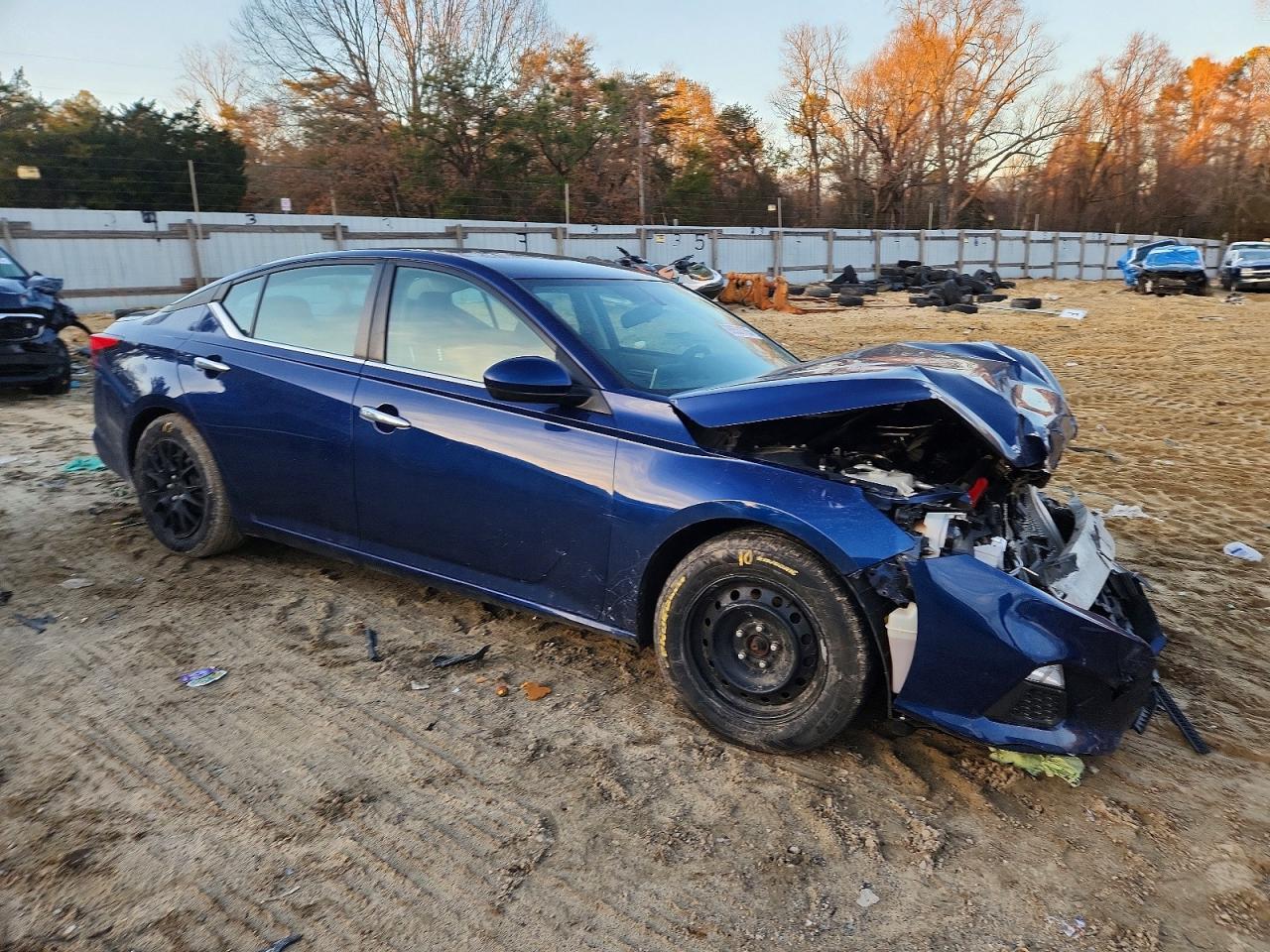 2019 Nissan Altima S - Фото 4