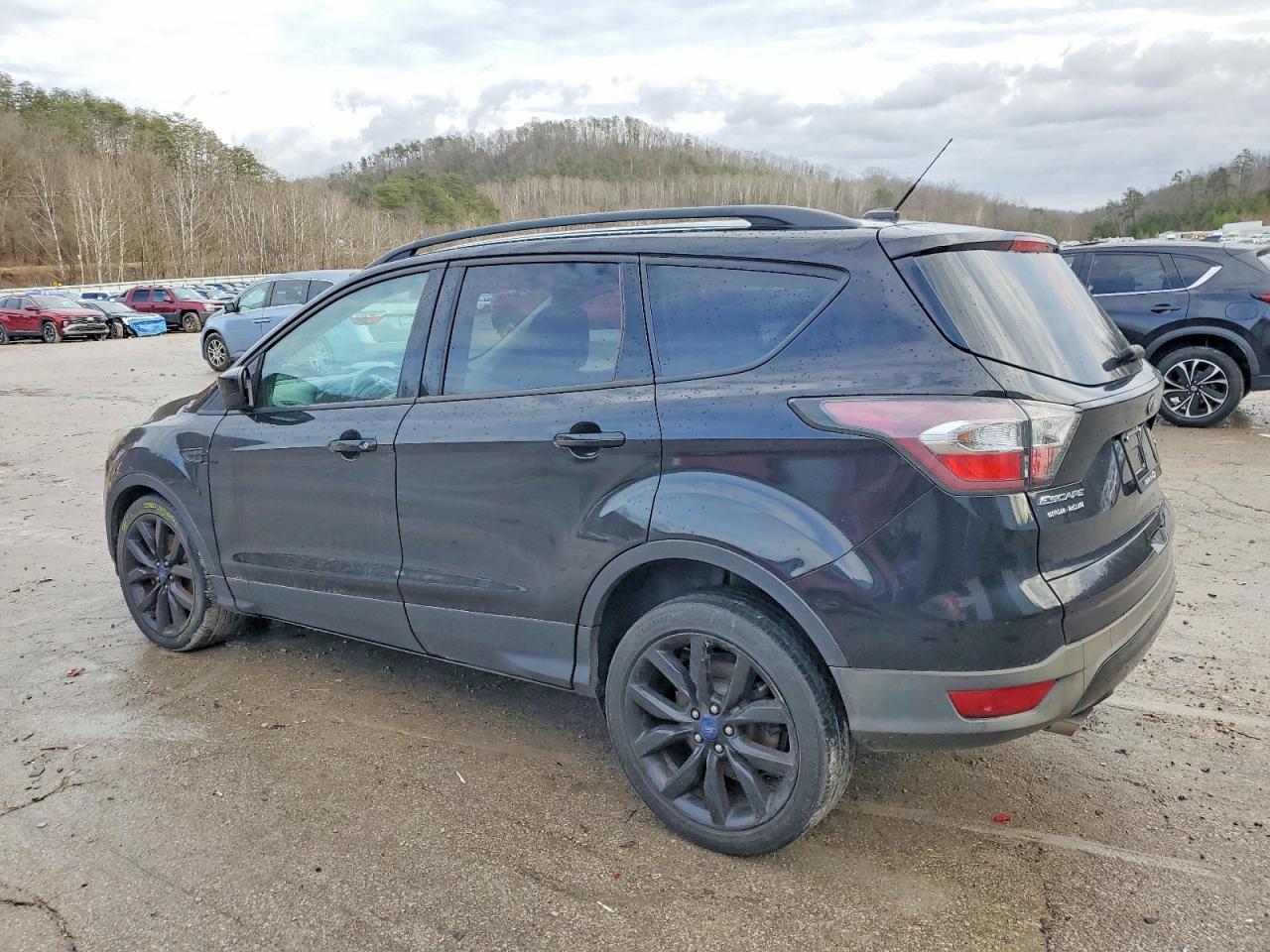 2017 Ford Escape Se - Фото 2