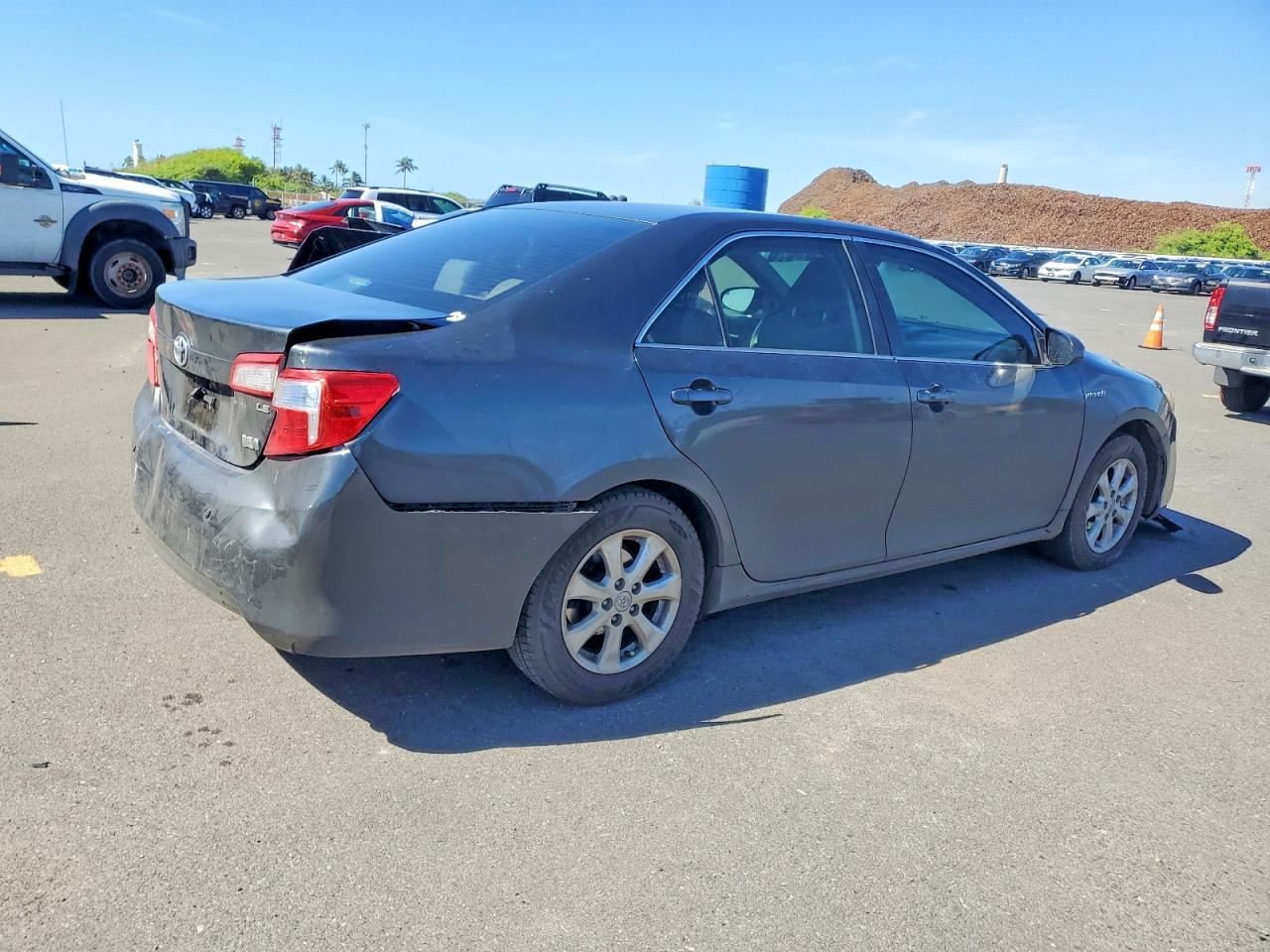 2013 Toyota Camry - Фото 3