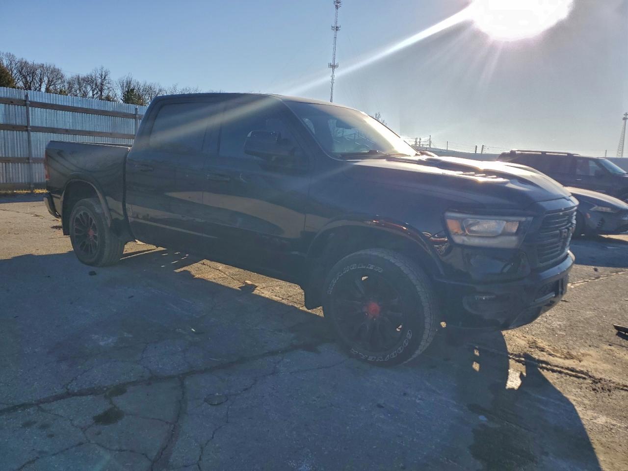 2019 Ram 1500 Laramie - Фото 4