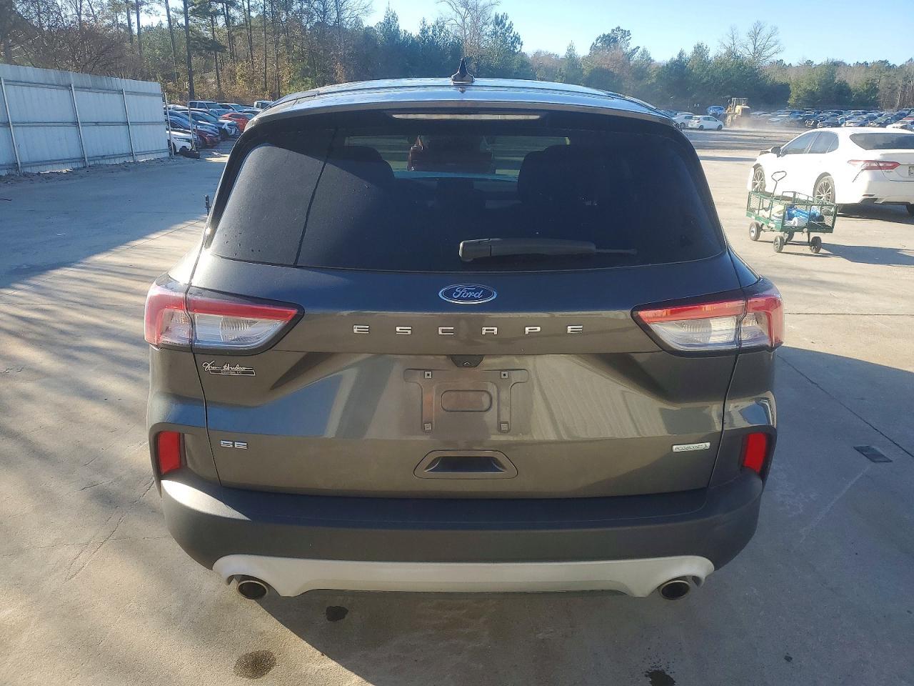 2020 Ford Escape Se - Фото 6