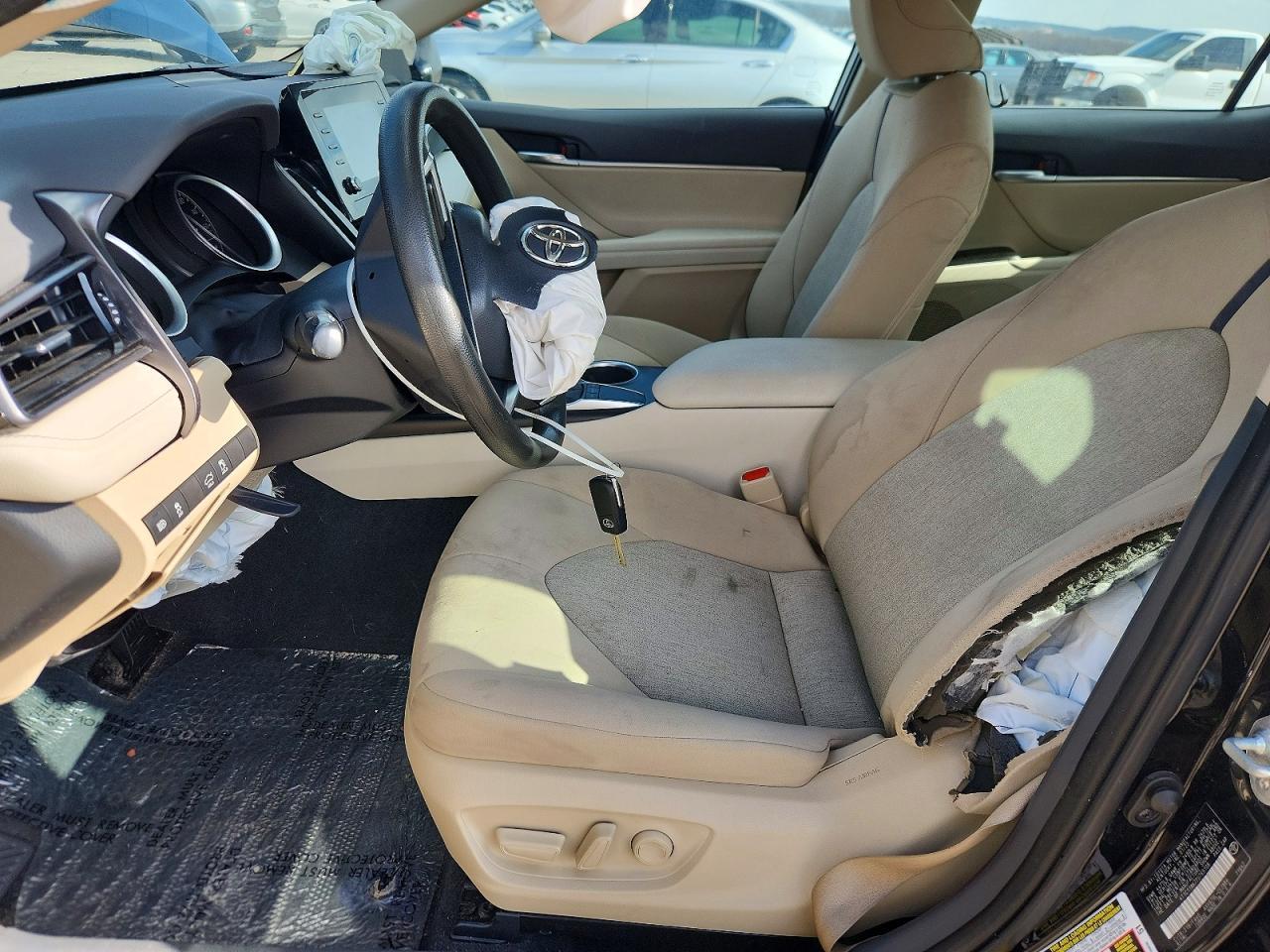 2023 Toyota Camry Le - Image 7