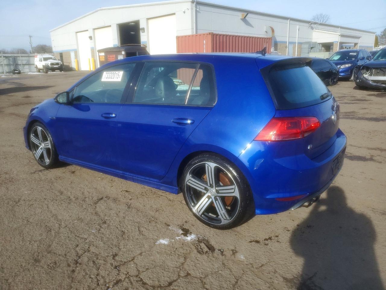 2016 Volkswagen Golf R - Image 2