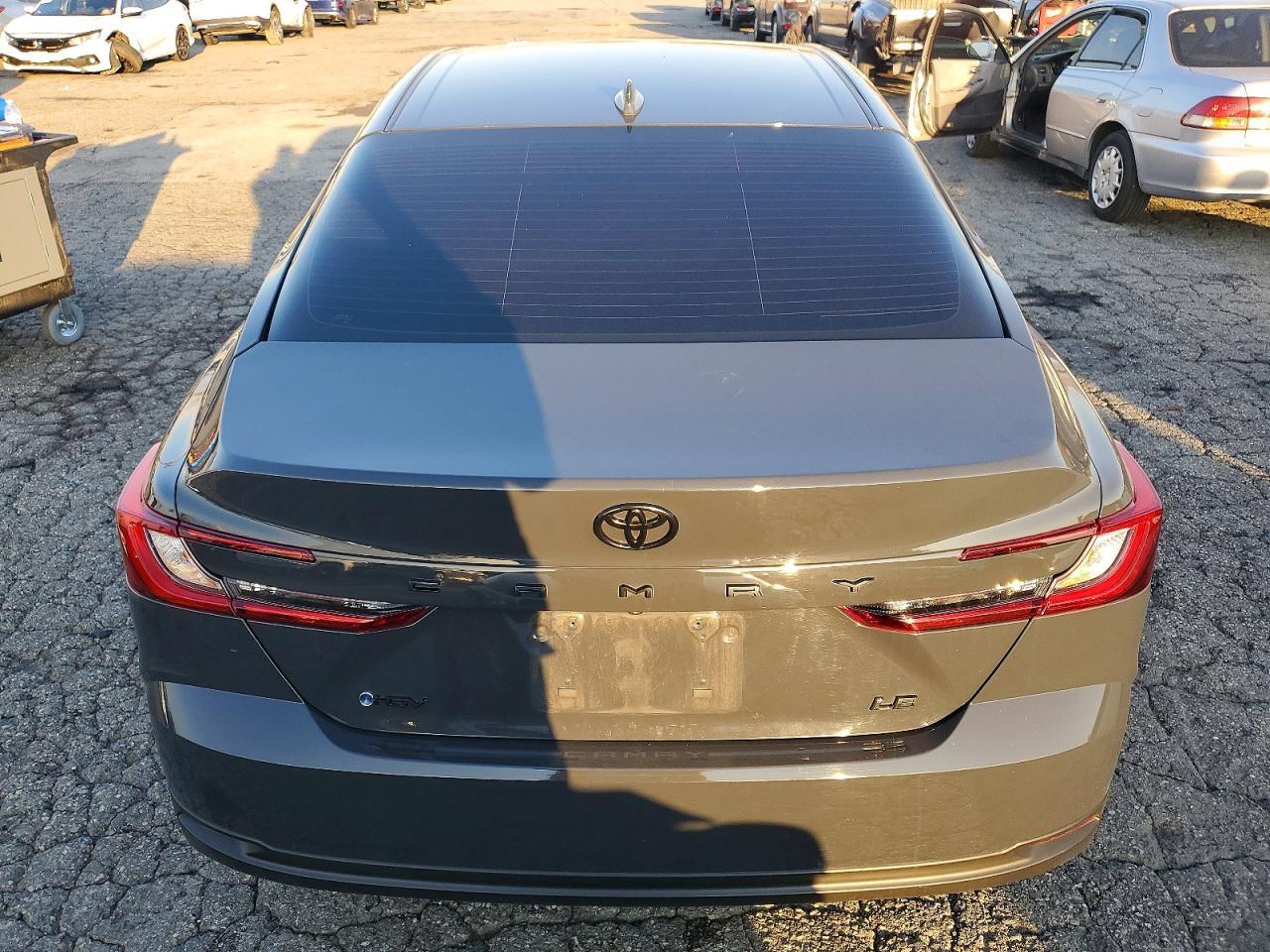 2025 Toyota Camry Le - Фото 6