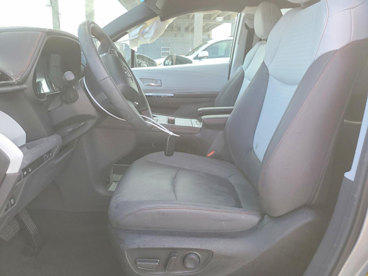 2024 Toyota Sienna Xse - Image 7