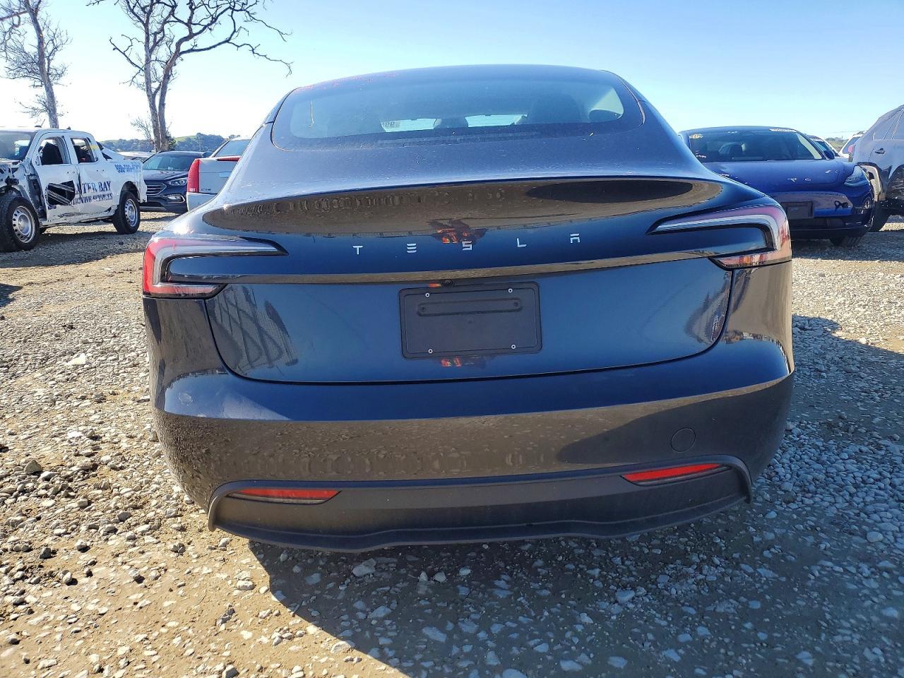 2025 Tesla Model 3 - Image 6