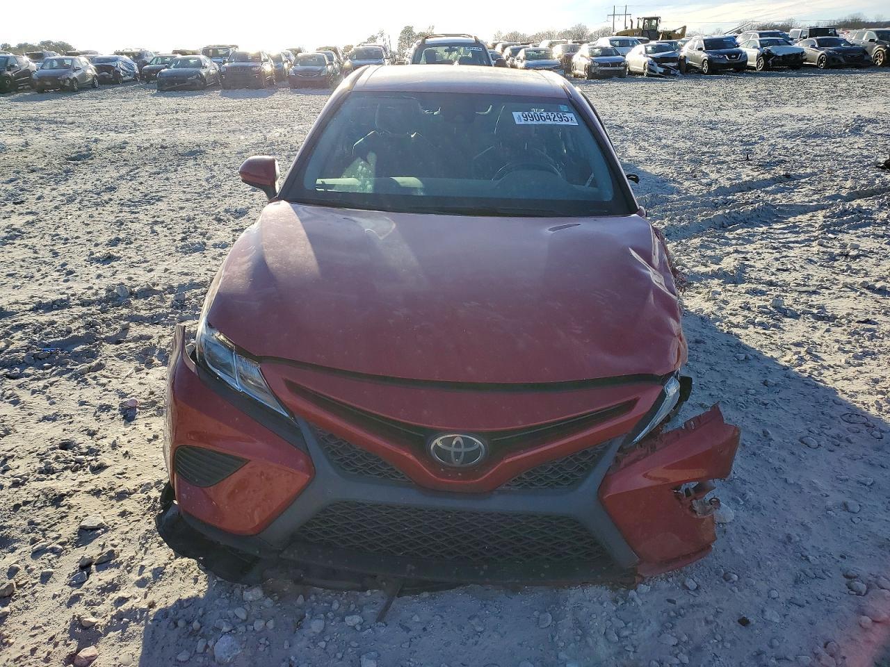 2020 Toyota Camry Se - Фото 5