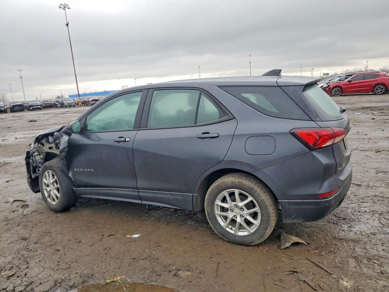 2022 Chevrolet Equinox Ls - Фото 2