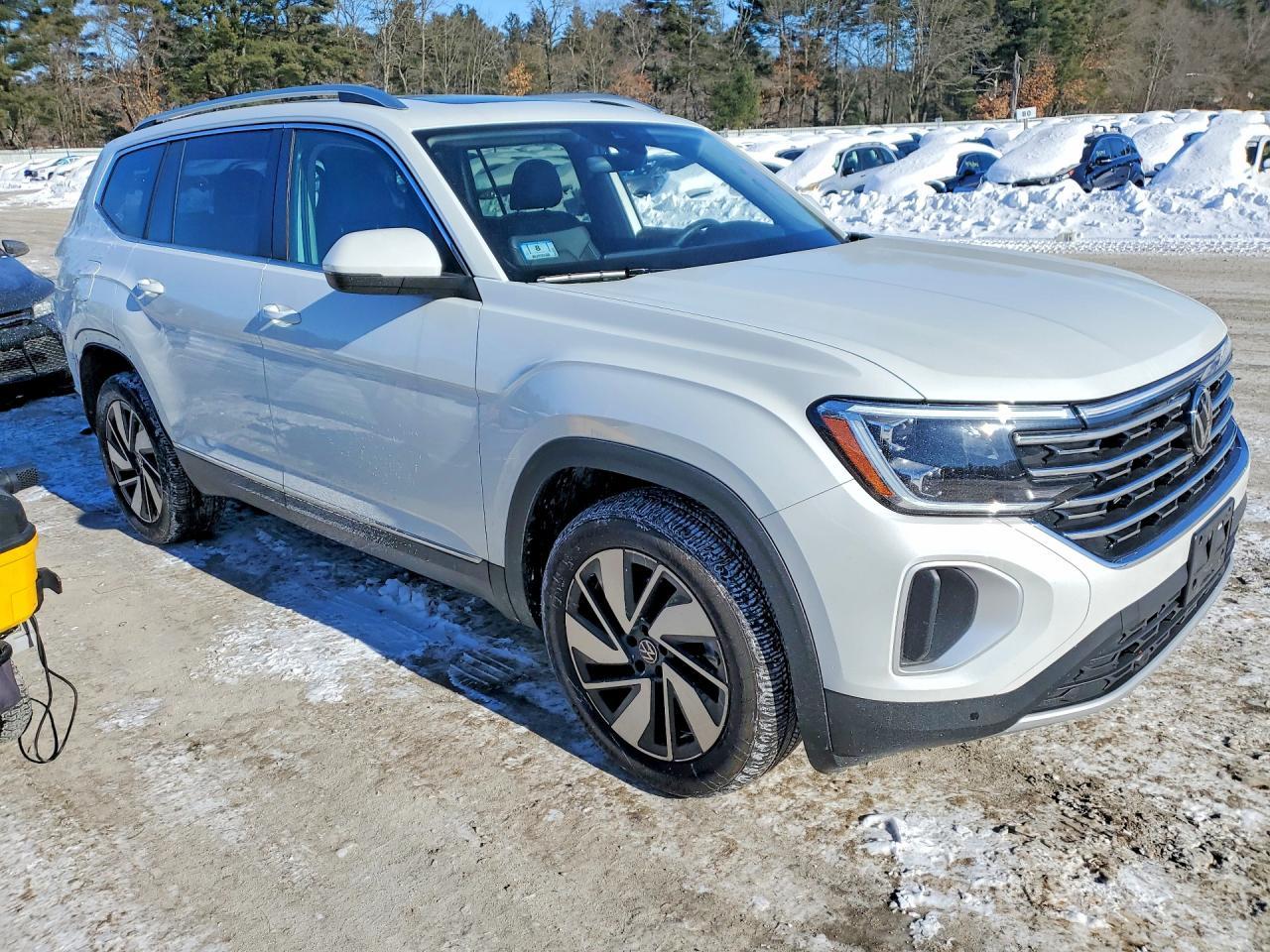 2025 Volkswagen Atlas Sel - Image 4