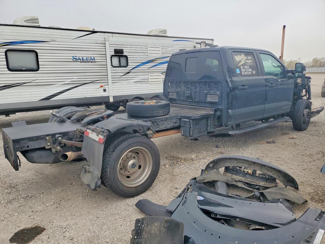 2024 Ford F550 Super Duty Truck Cab And Chassis - Фото 3