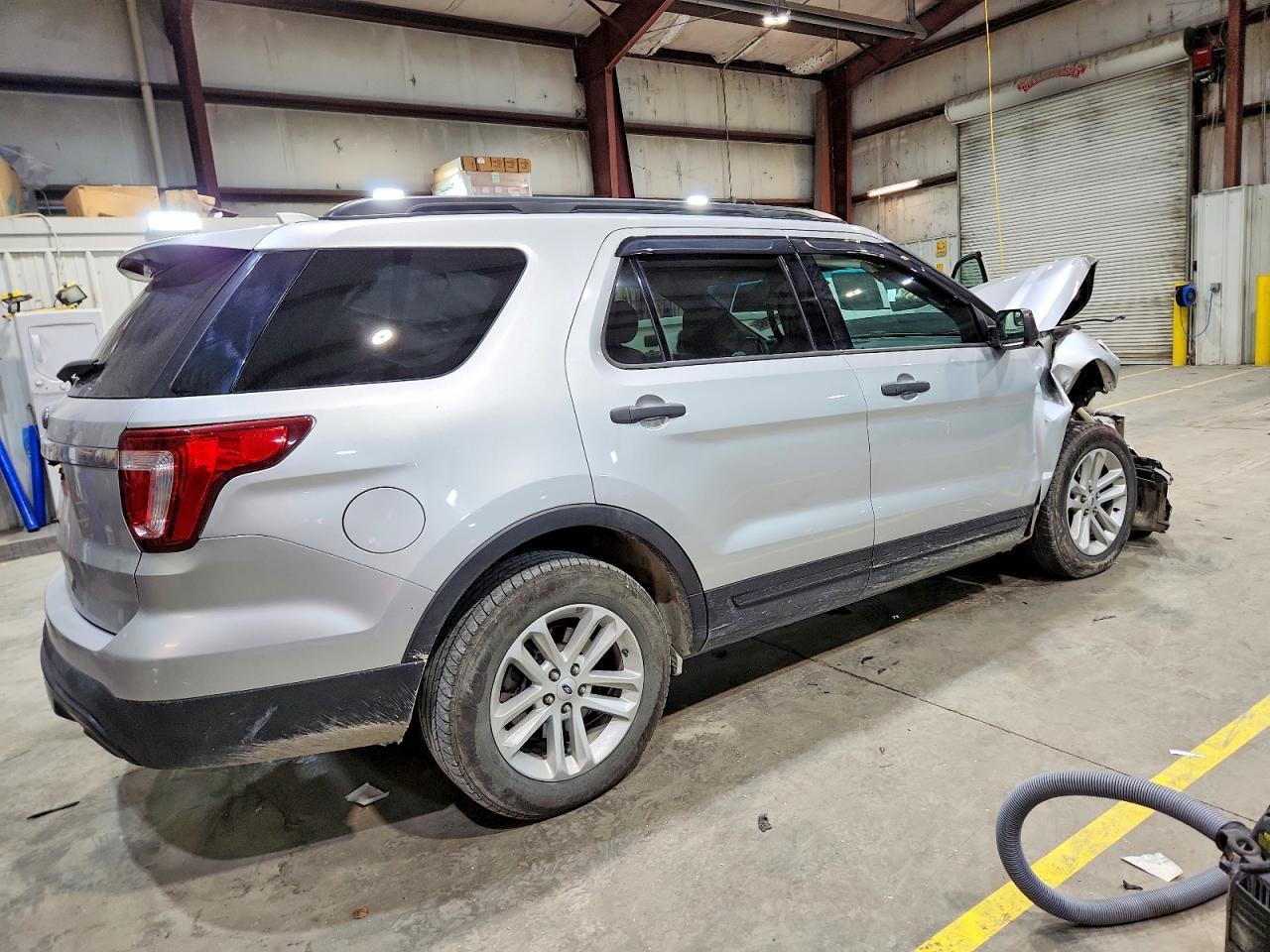 2017 Ford Explorer - Фото 3
