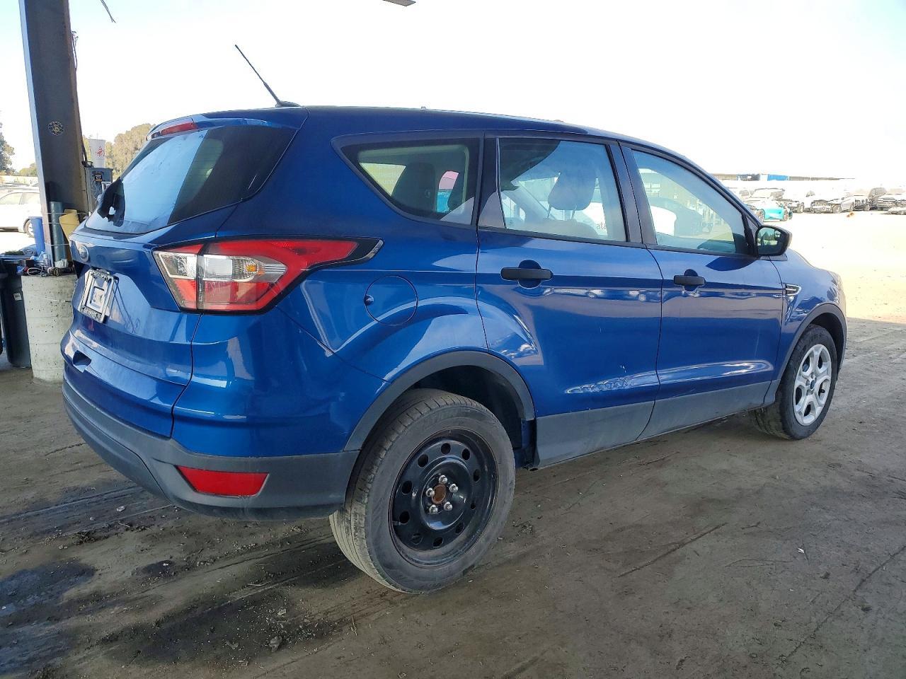 2018 Ford Escape S - Image 3